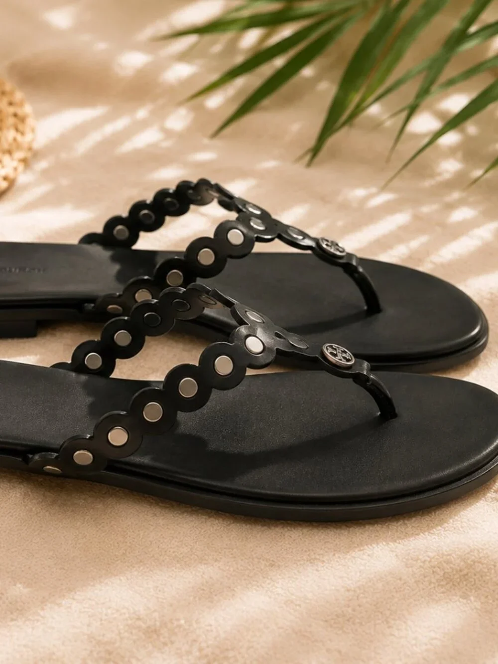 NEW IN BOX Tory Burch Benton Scalloped Thong Sandals
